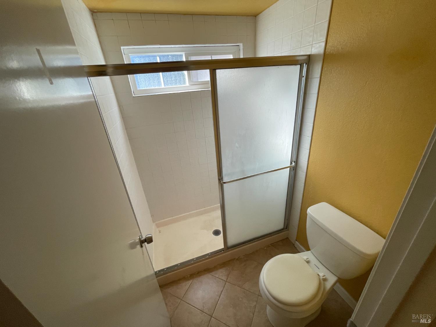 Detail Gallery Image 12 of 16 For 304 Kingsly Ln, American Canyon,  CA 94503 - 3 Beds | 2/1 Baths