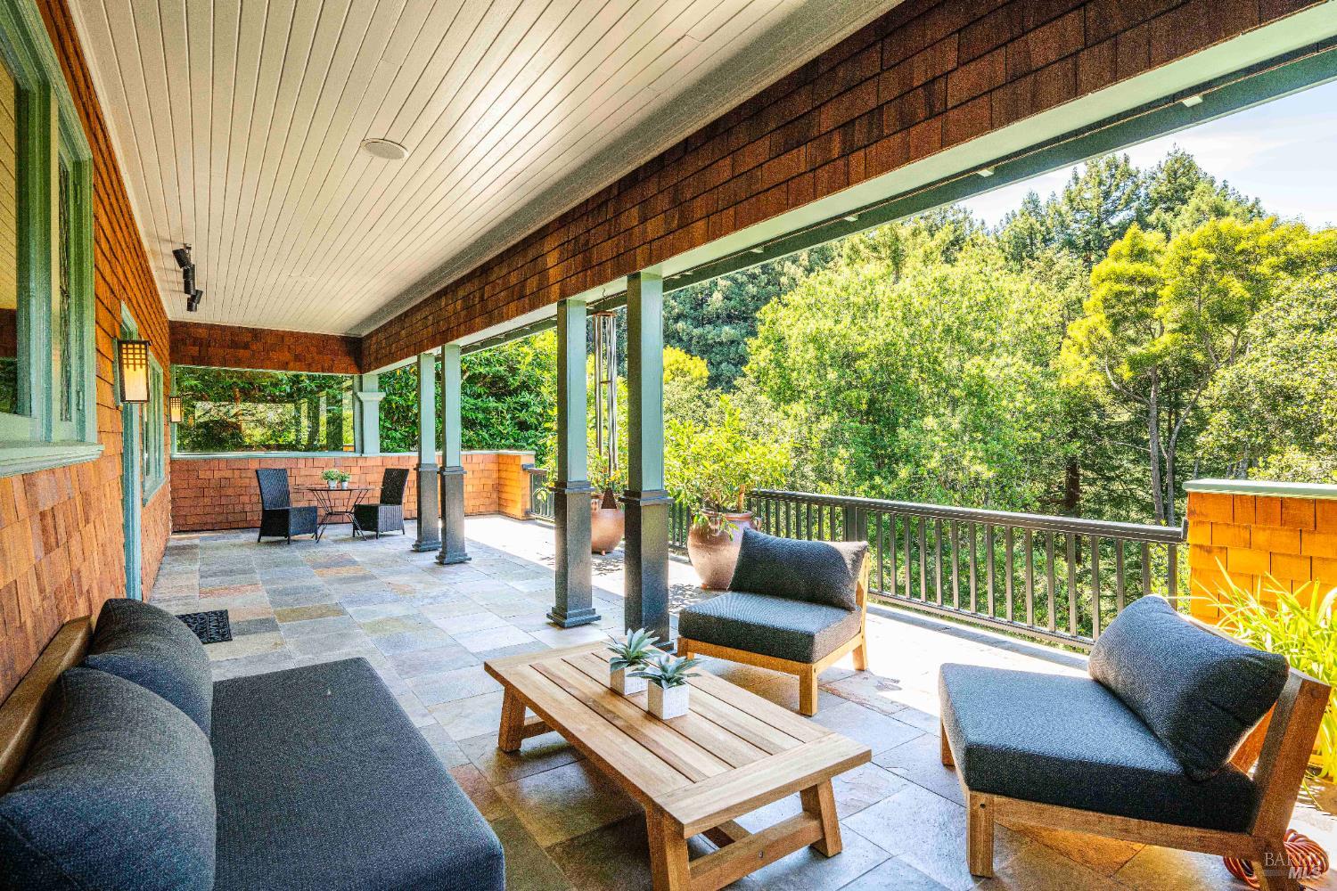 Detail Gallery Image 6 of 64 For 38 Helens Ln, Mill Valley,  CA 94941 - 4 Beds | 3/1 Baths