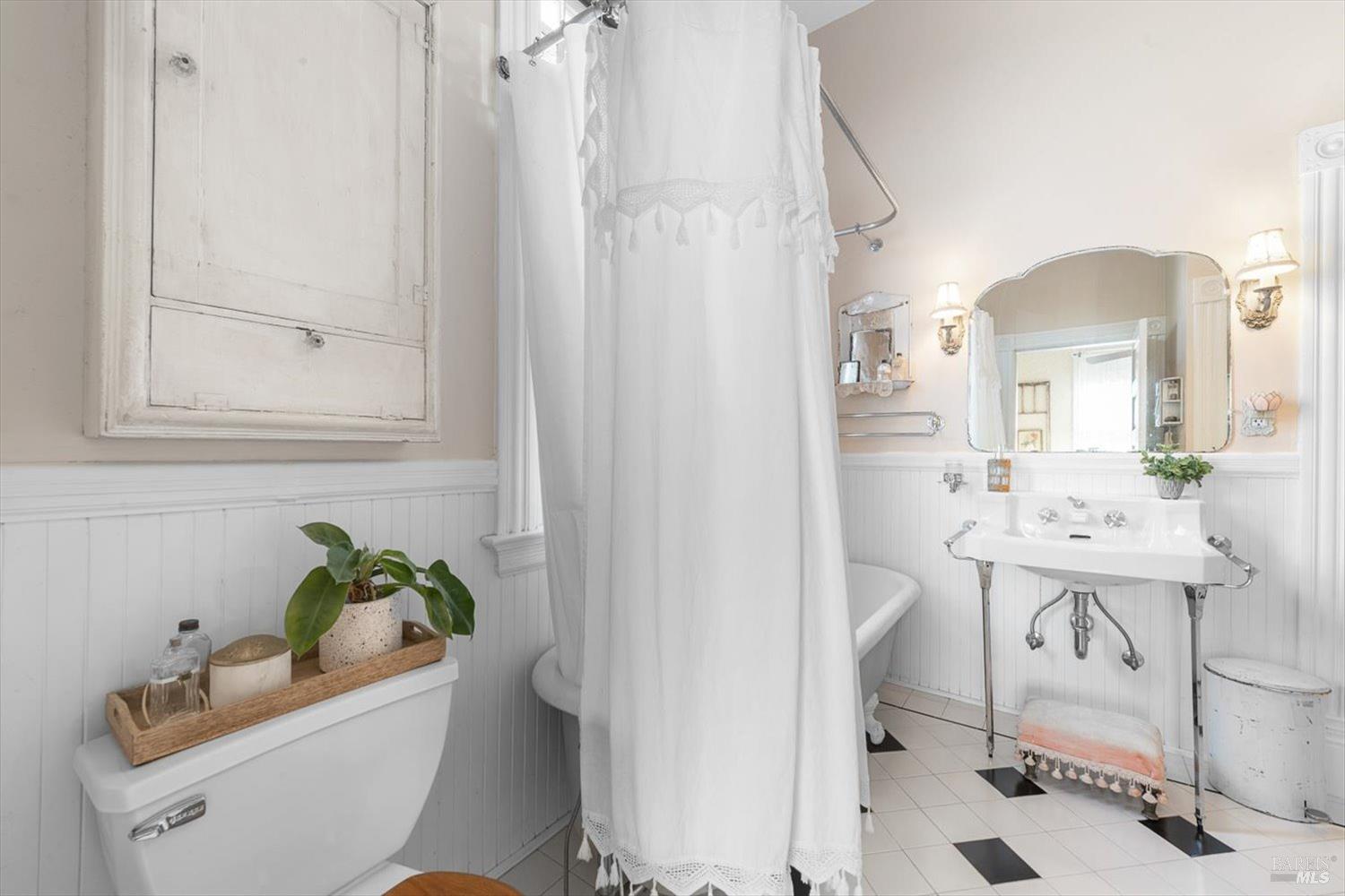 Detail Gallery Image 43 of 79 For 101 Main St, Vacaville,  CA 95688 - 4 Beds | 2/1 Baths