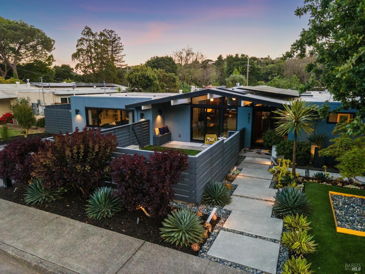 Detail Gallery Image 66 of 66 For 687 Cedarberry Ln, San Rafael,  CA 94903 - 4 Beds | 2 Baths