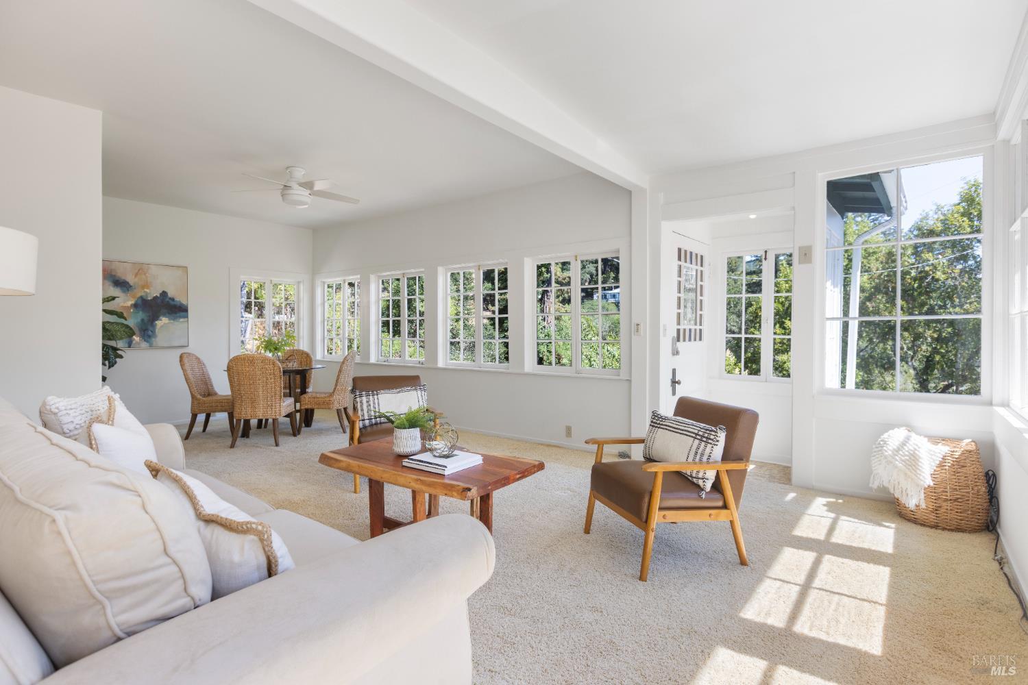 Detail Gallery Image 4 of 42 For 20 La Vuelta Ave, Lagunitas,  CA 94938 - 2 Beds | 2 Baths