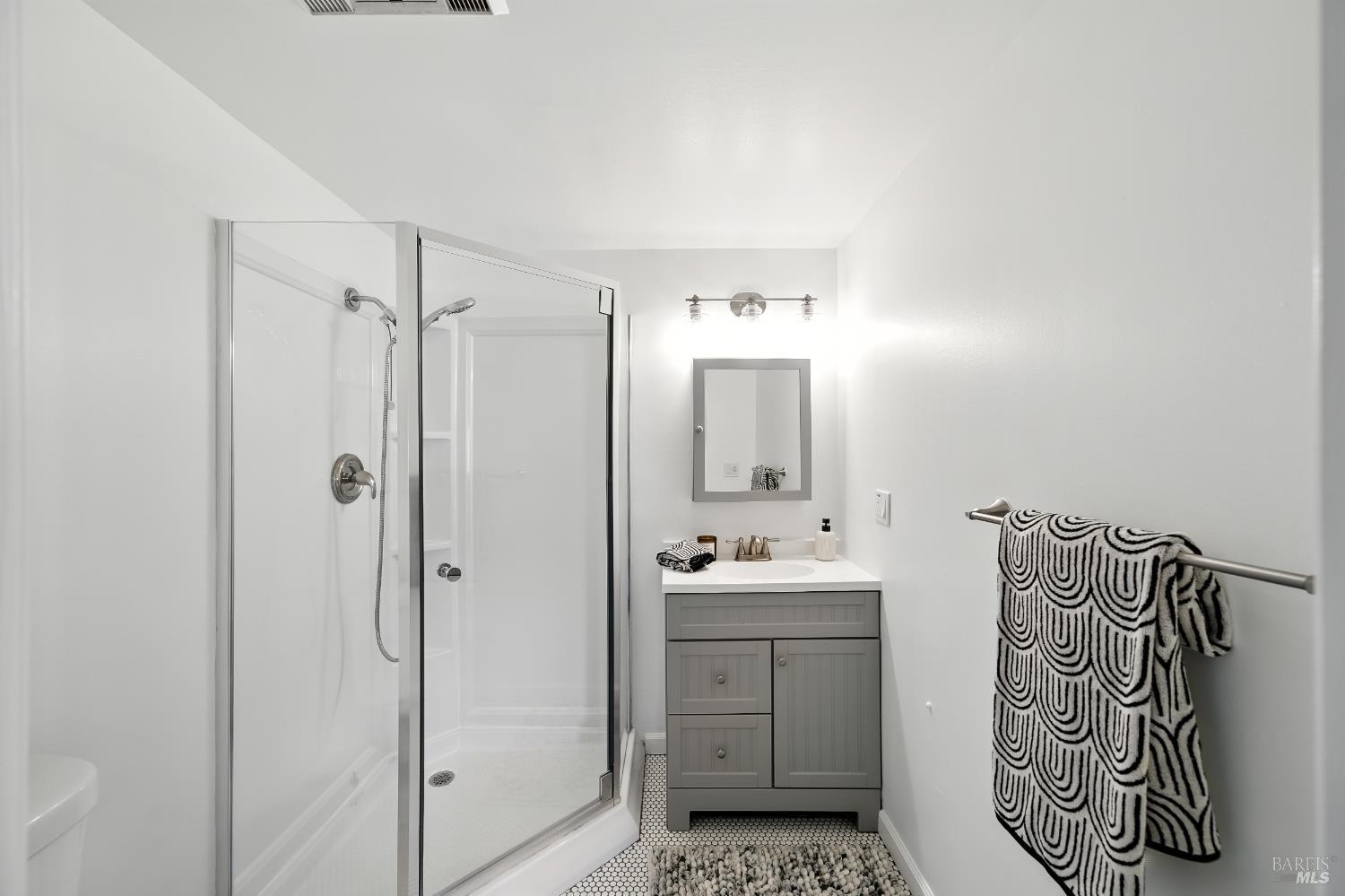 Detail Gallery Image 21 of 48 For 228 Montego Key, Novato,  CA 94949 - 4 Beds | 3 Baths