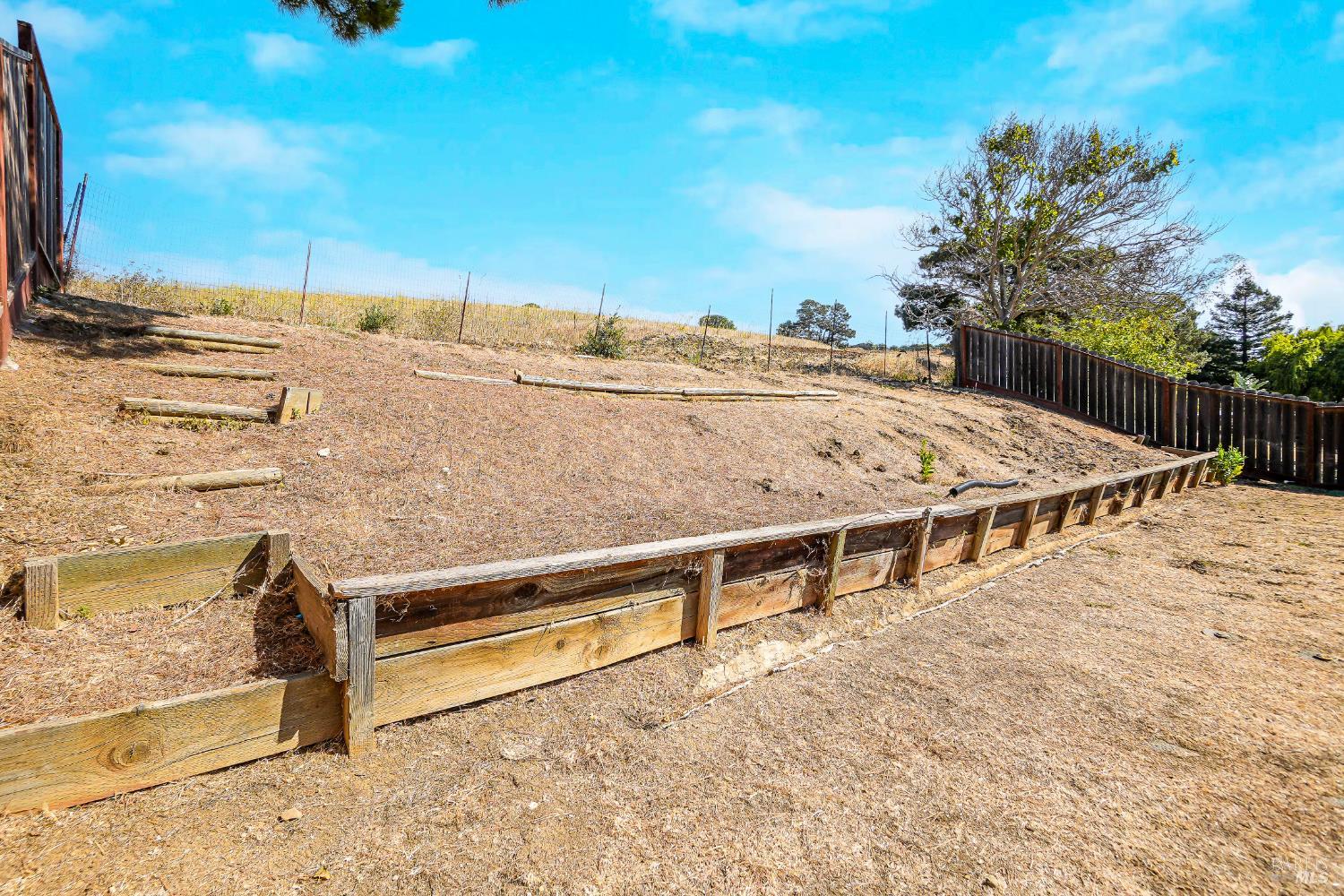Detail Gallery Image 33 of 61 For 101 Panorama Dr, Benicia,  CA 94510 - 3 Beds | 1/1 Baths