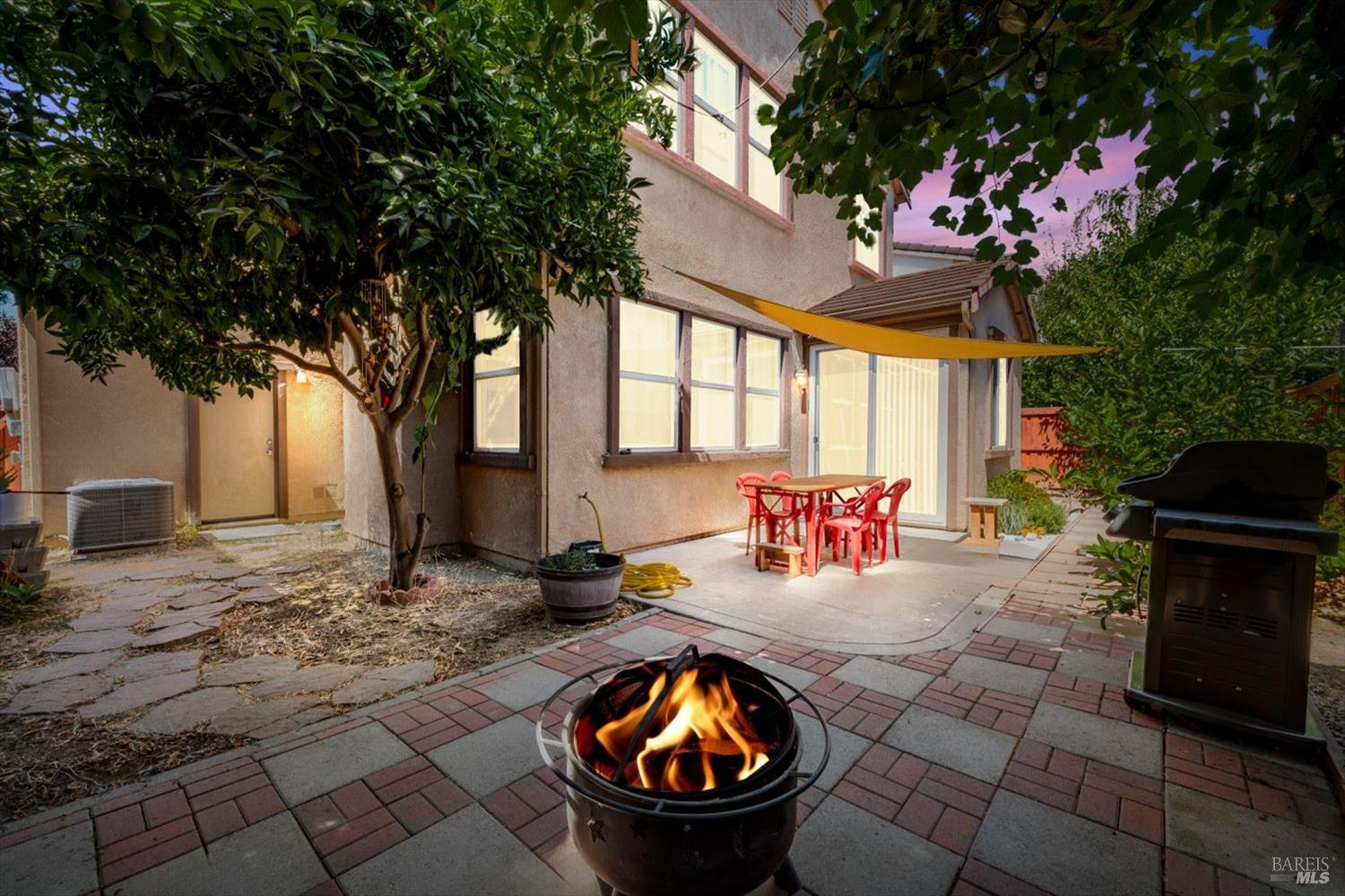 Detail Gallery Image 38 of 51 For 207 Beard St, Vacaville,  CA 95688 - 3 Beds | 2/1 Baths