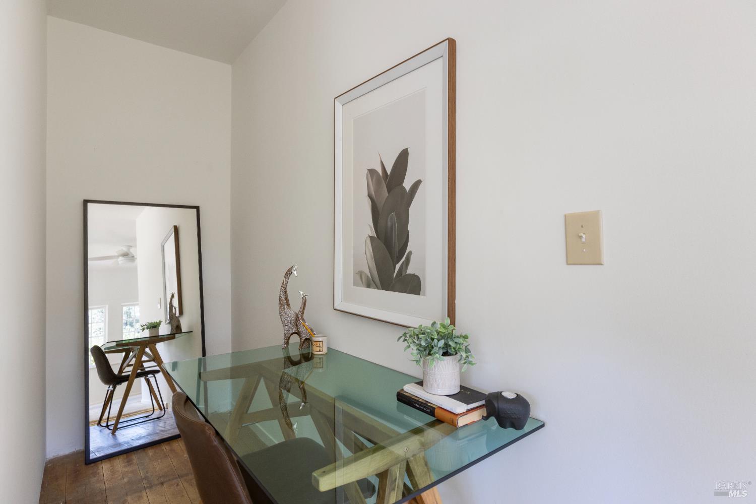 Detail Gallery Image 12 of 42 For 20 La Vuelta Ave, Lagunitas,  CA 94938 - 2 Beds | 2 Baths