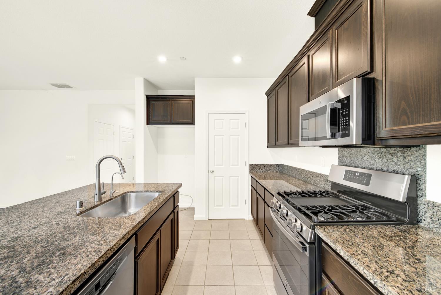 Detail Gallery Image 35 of 87 For 314 Fruitvale Rd, Vacaville,  CA 95688 - 4 Beds | 3/1 Baths