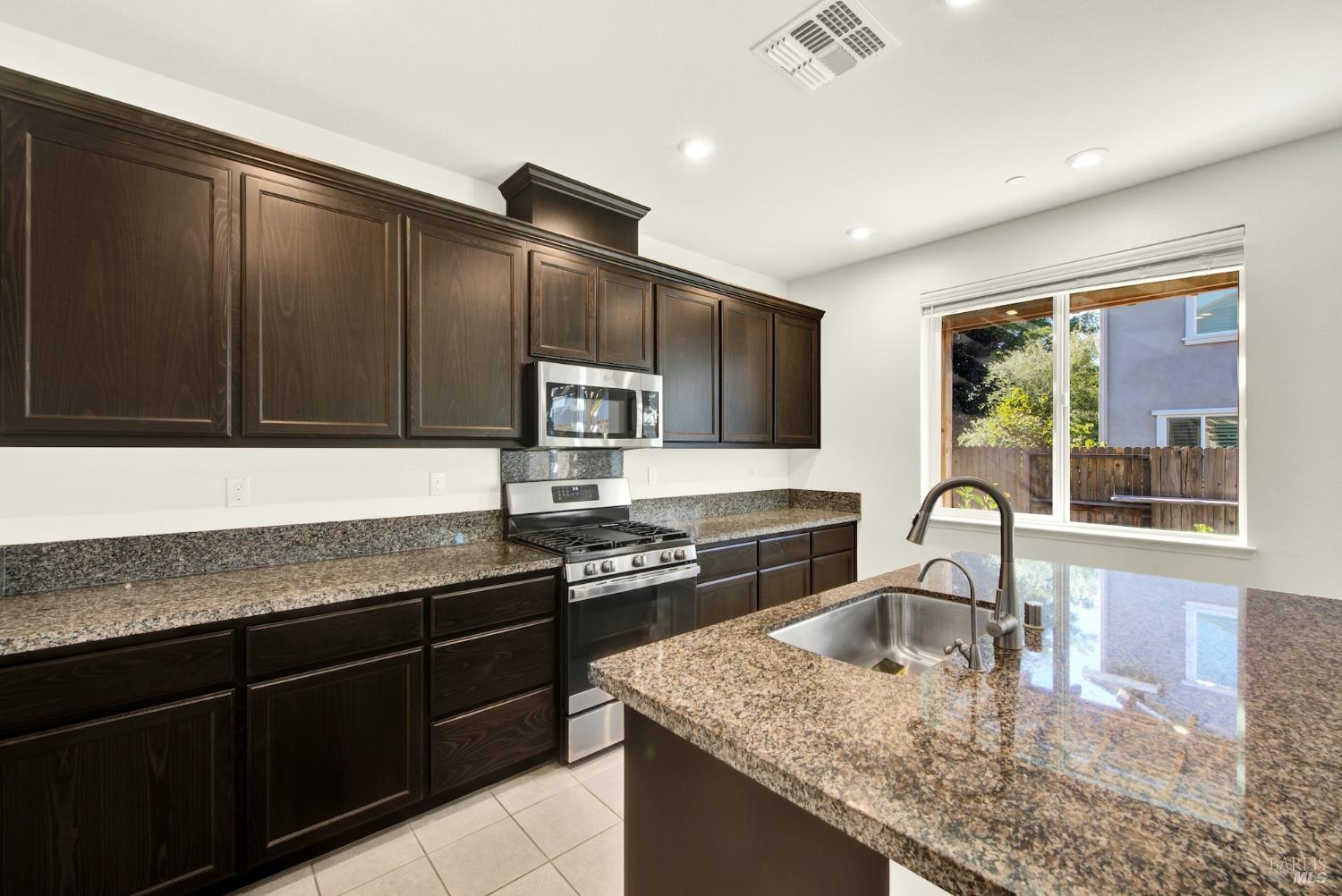 Detail Gallery Image 39 of 87 For 314 Fruitvale Rd, Vacaville,  CA 95688 - 4 Beds | 3/1 Baths