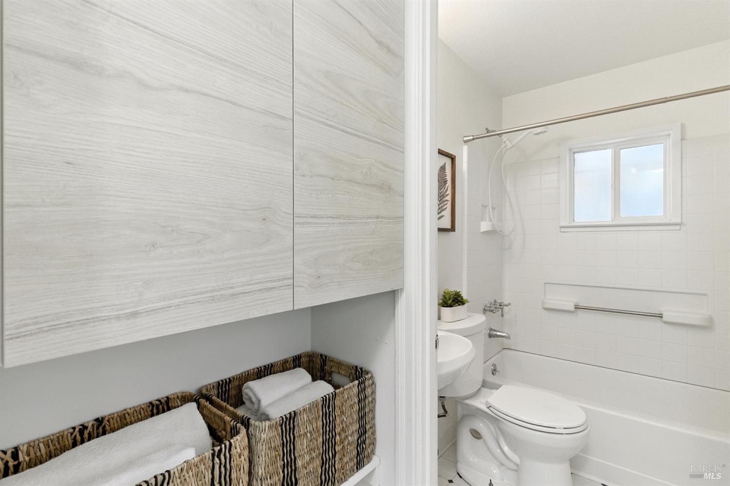 Detail Gallery Image 38 of 63 For 6750 Petaluma Hill Rd, Penngrove,  CA 94951 - 3 Beds | 2 Baths