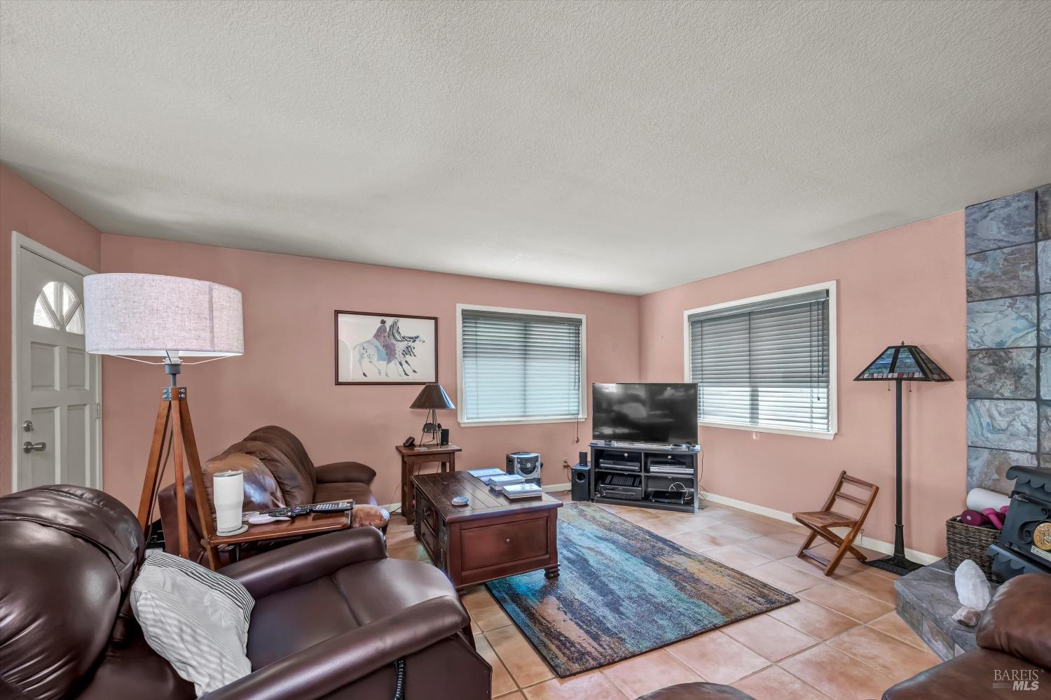 Detail Gallery Image 3 of 29 For 2230 Stagecoach Canyon Rd, Pope Valley,  CA 94567 - 2 Beds | 1 Baths