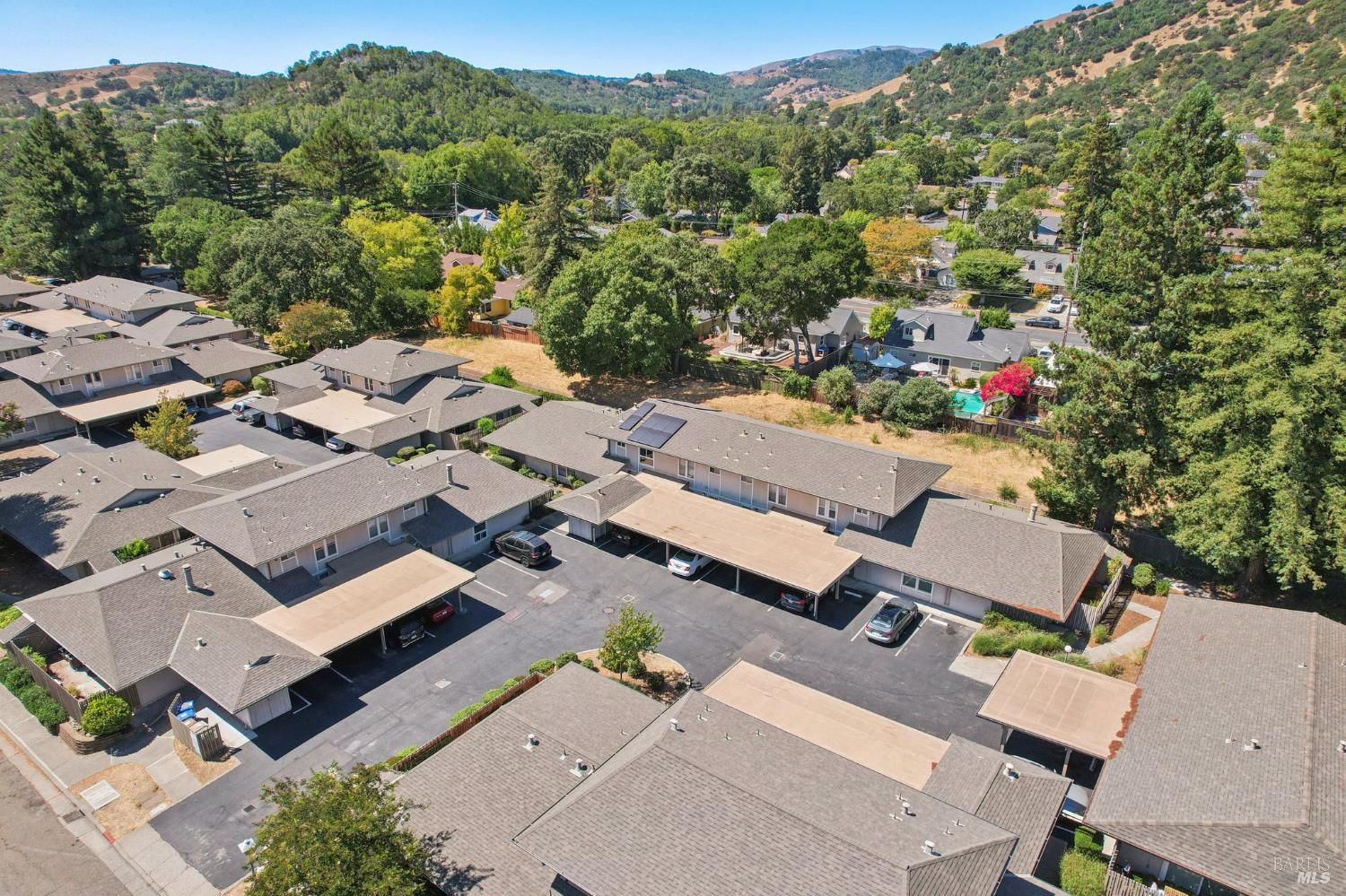 Detail Gallery Image 17 of 20 For 141 Roundtree Blvd, San Rafael,  CA 94903 - 2 Beds | 1/1 Baths