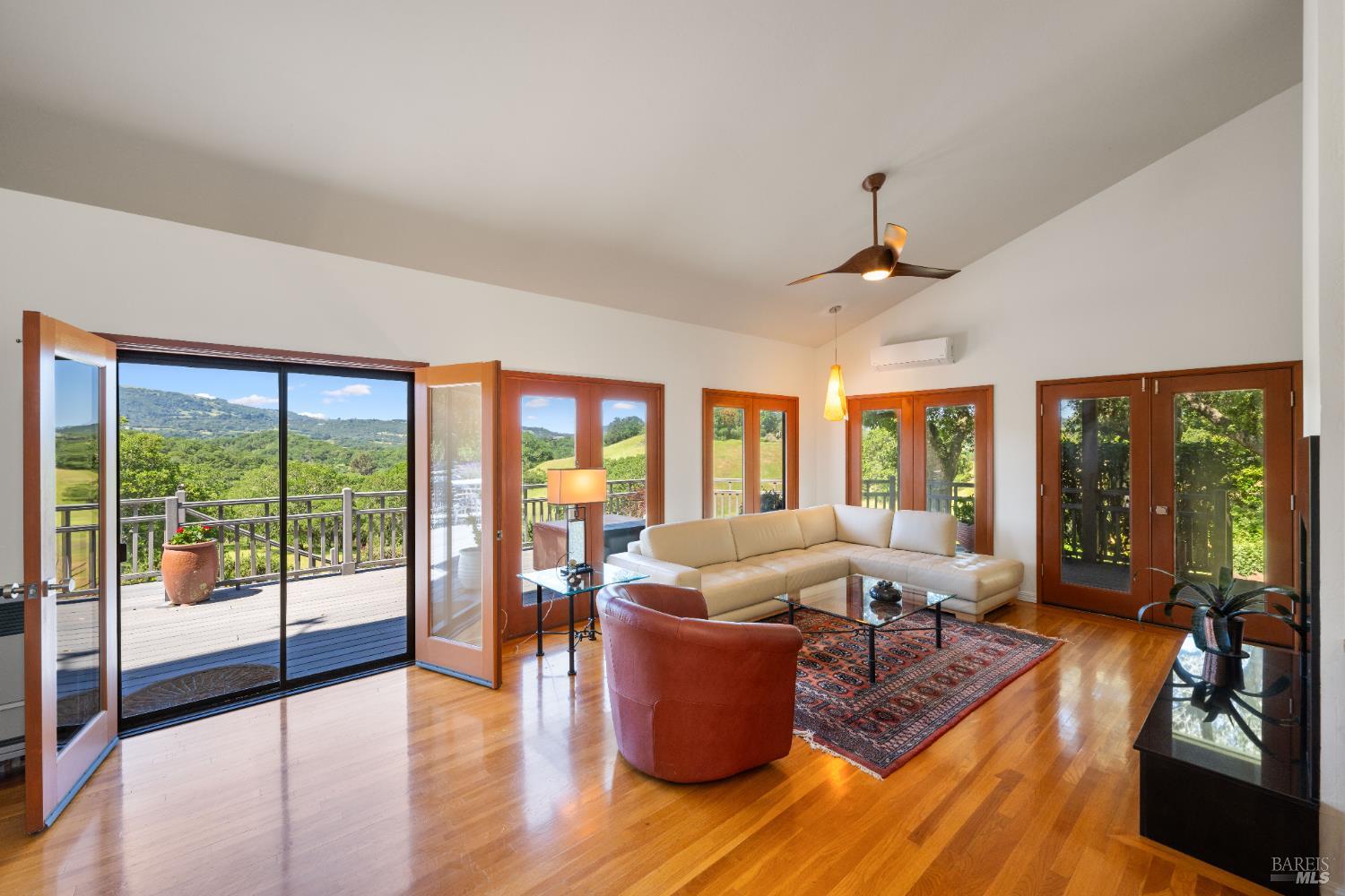 Detail Gallery Image 8 of 60 For 10601 Slattery Rd, Glen Ellen,  CA 95442 - 4 Beds | 2 Baths