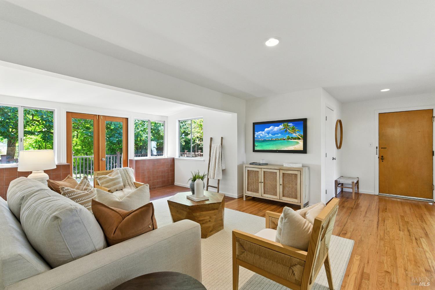 Detail Gallery Image 8 of 63 For 6750 Petaluma Hill Rd, Penngrove,  CA 94951 - 3 Beds | 2 Baths