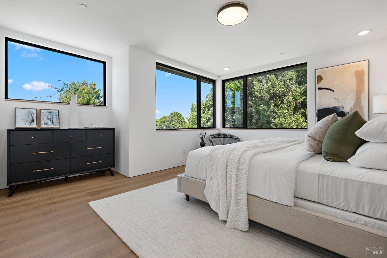 Detail Gallery Image 37 of 61 For 975 Greenhill Rd, Mill Valley,  CA 94941 - 4 Beds | 2/1 Baths