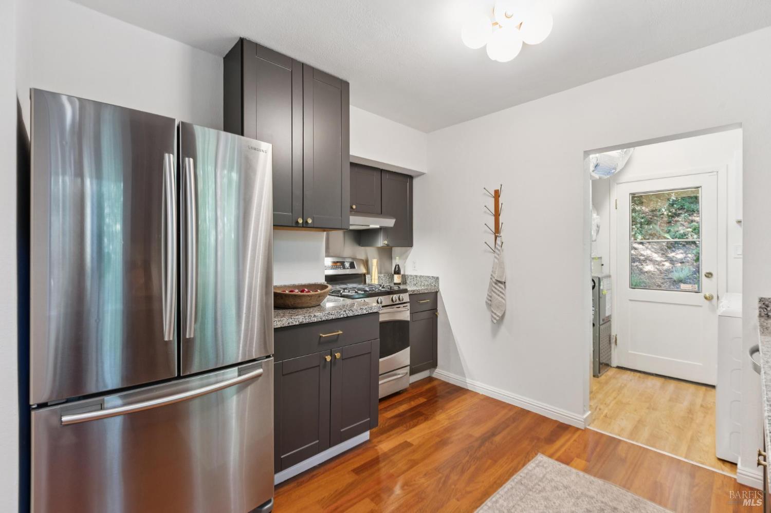 Detail Gallery Image 15 of 44 For 246 Madrone Ave, Larkspur,  CA 94939 - 4 Beds | 2 Baths