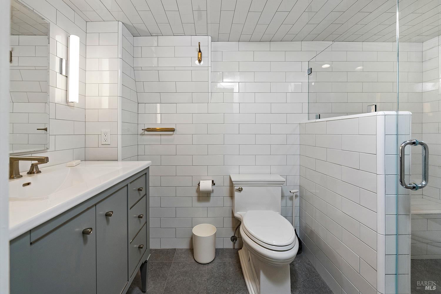 Detail Gallery Image 22 of 65 For 3949 Vine Hill Rd, Sebastopol,  CA 95472 - 5 Beds | 4 Baths