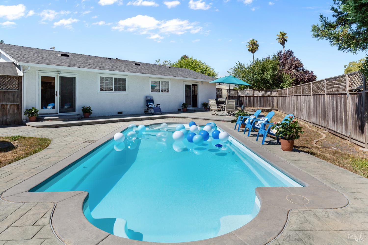 Detail Gallery Image 43 of 71 For 530 Anson Ct, Rohnert Park,  CA 94928 - 3 Beds | 2 Baths