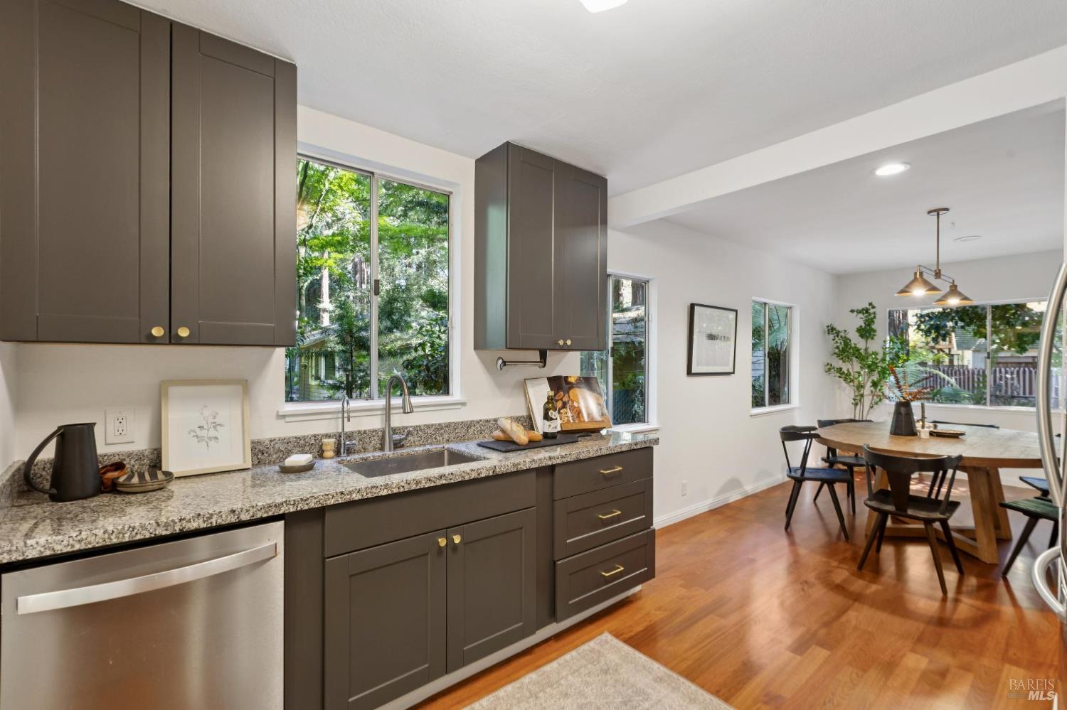 Detail Gallery Image 17 of 44 For 246 Madrone Ave, Larkspur,  CA 94939 - 4 Beds | 2 Baths