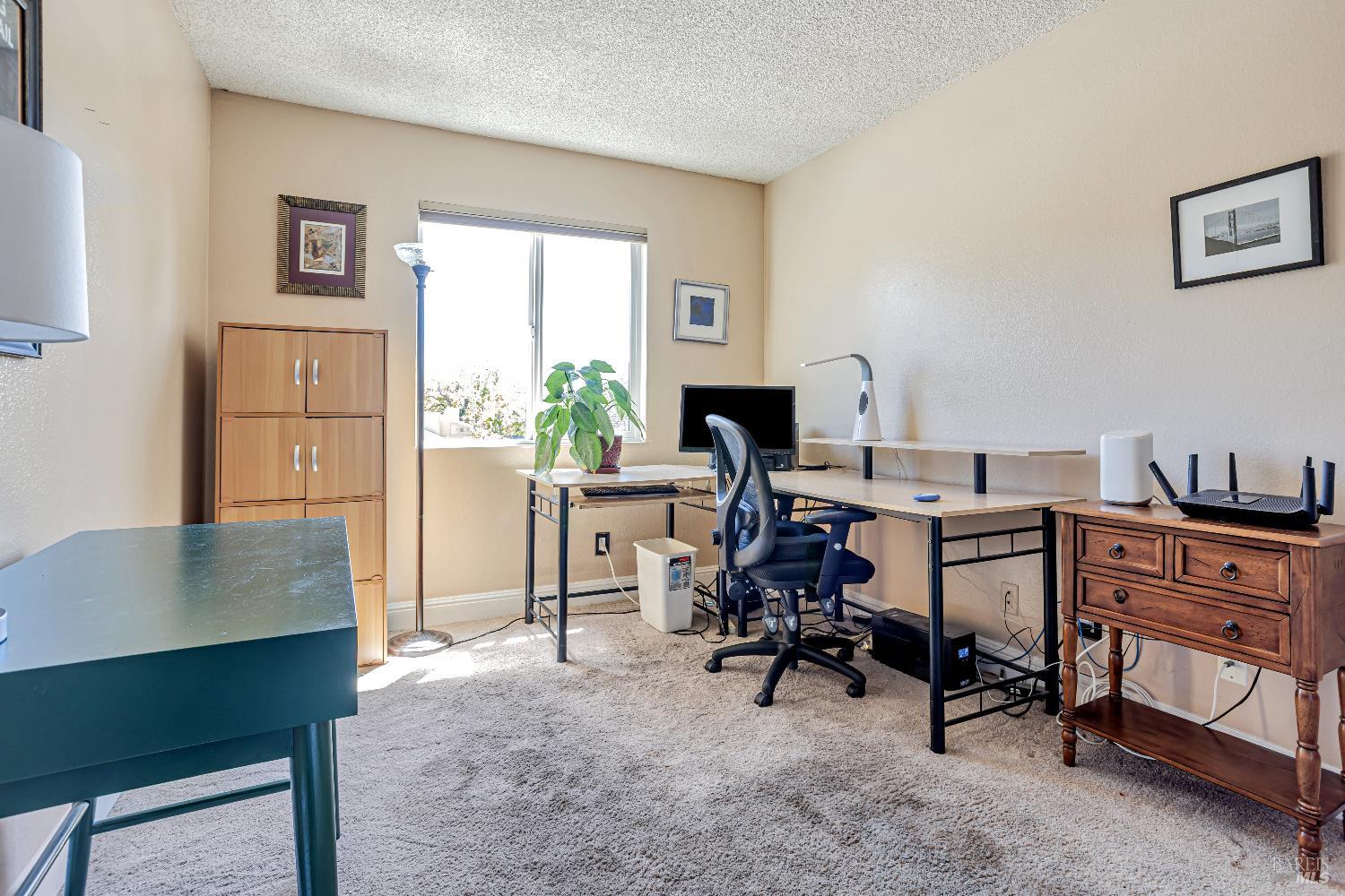 Detail Gallery Image 17 of 36 For 1 Oak Crest Ct #D,  Novato,  CA 94947 - 3 Beds | 2/1 Baths