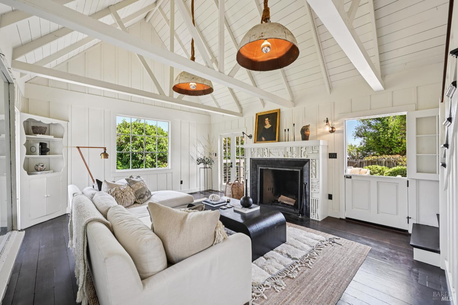 Detail Gallery Image 2 of 62 For 33 Ocean Ave, Bolinas,  CA 94924 - 3 Beds | 2/1 Baths