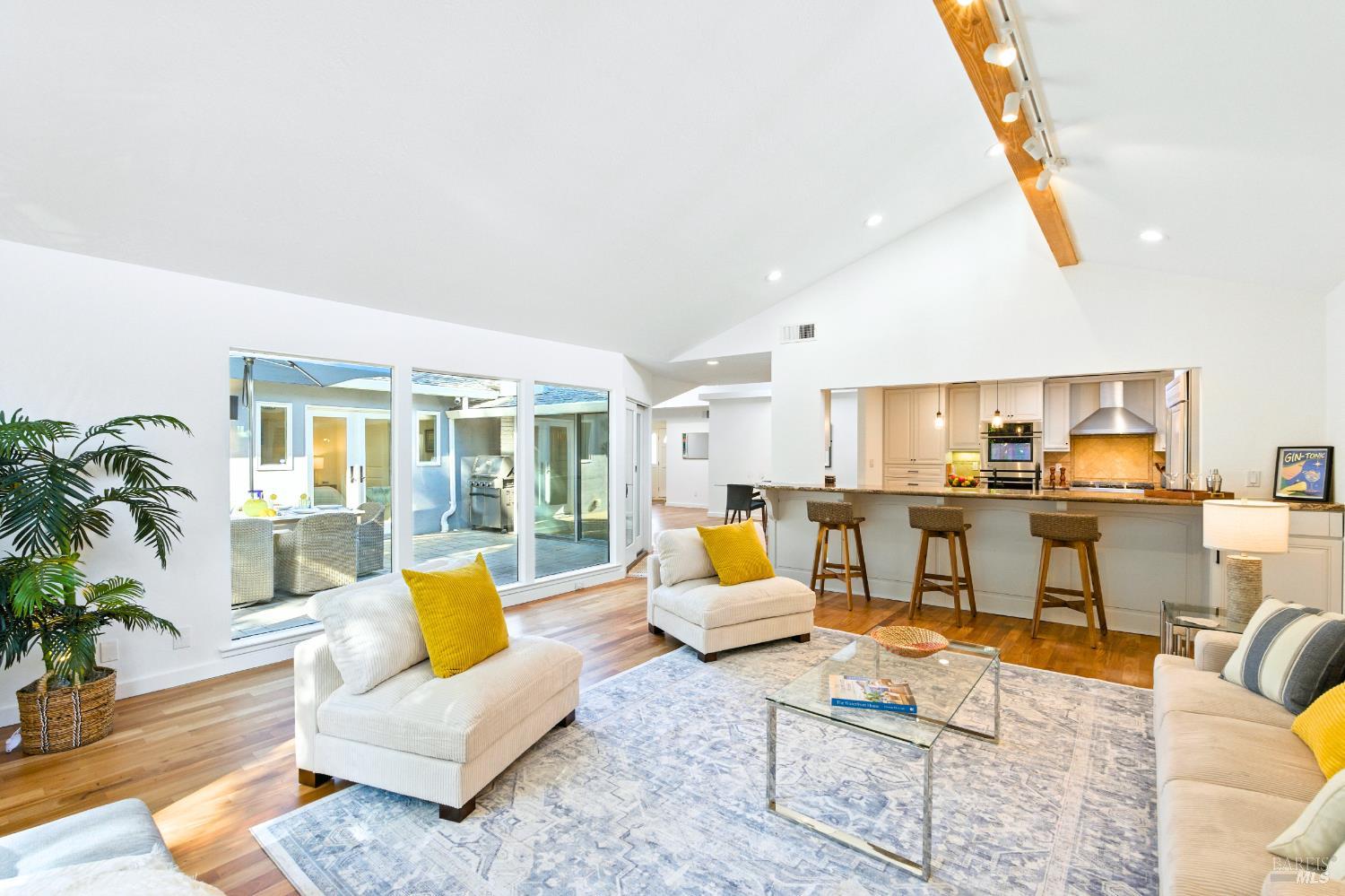 Detail Gallery Image 18 of 99 For 107 Blackfield Dr, Tiburon,  CA 94920 - 5 Beds | 3 Baths