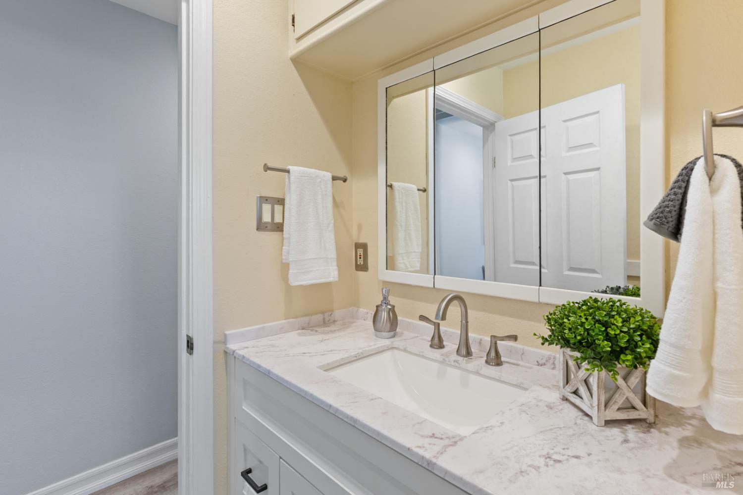 Detail Gallery Image 29 of 71 For 530 Anson Ct, Rohnert Park,  CA 94928 - 3 Beds | 2 Baths