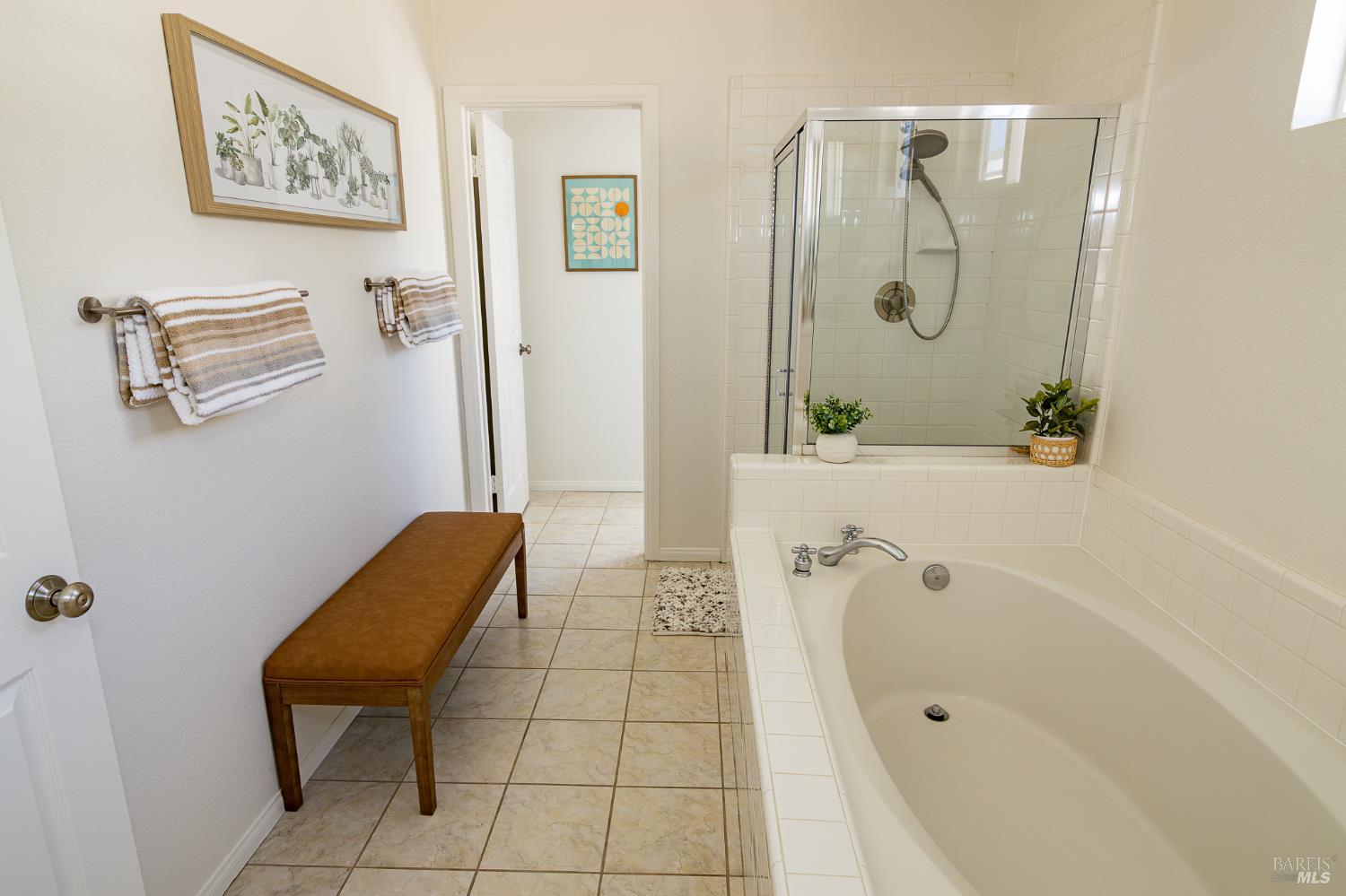 Detail Gallery Image 23 of 42 For 264 Waterside Cir, San Rafael,  CA 94903 - 4 Beds | 3/1 Baths