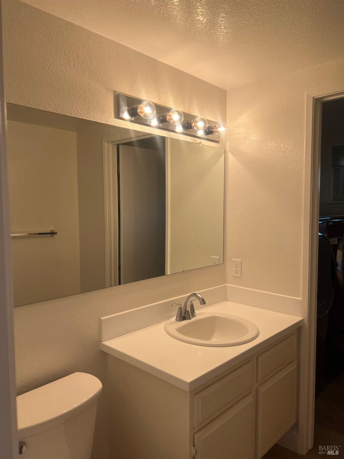 Detail Gallery Image 17 of 31 For 3274 Mustang Cir, Fairfield,  CA 94533 - 4 Beds | 3 Baths