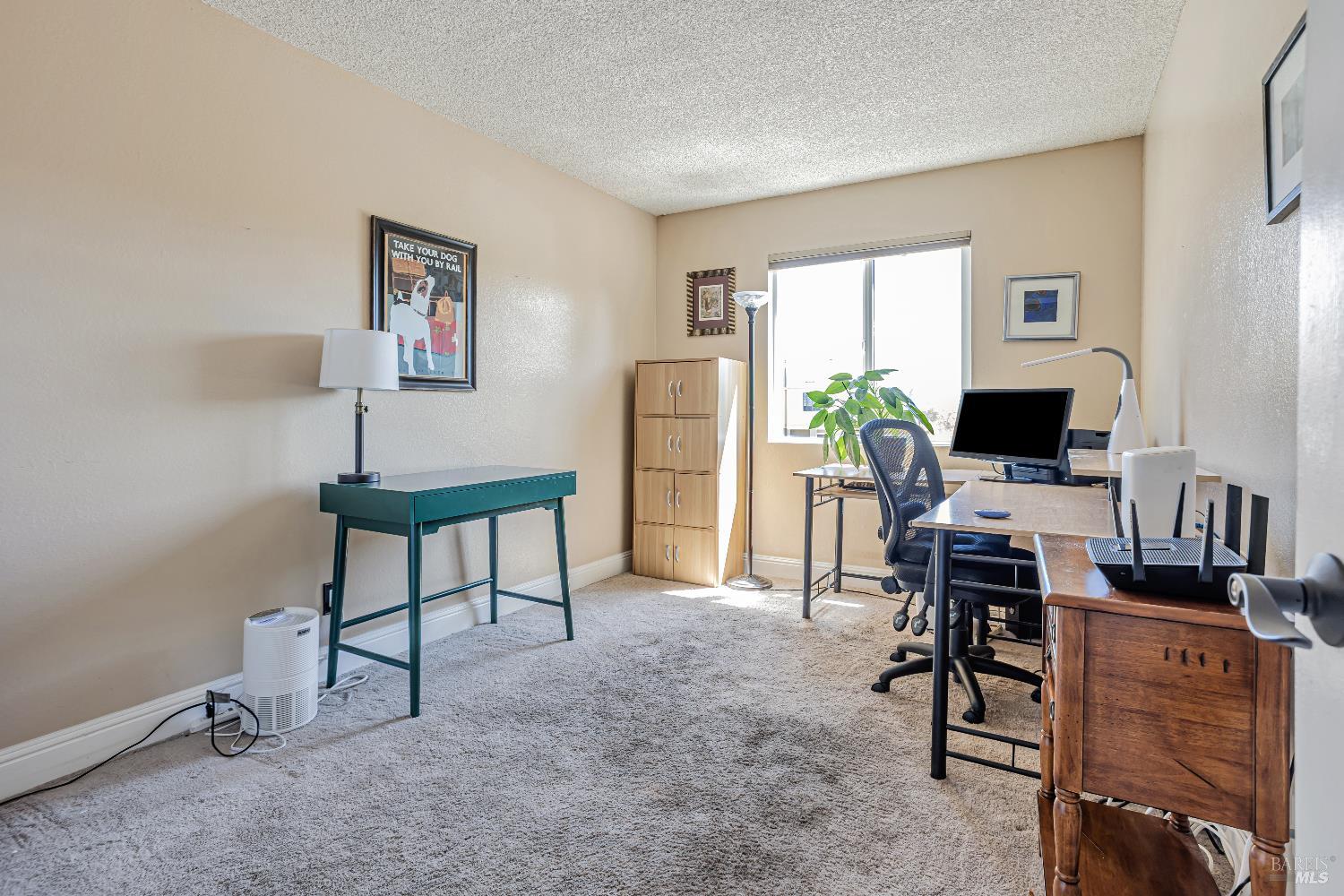 Detail Gallery Image 15 of 36 For 1 Oak Crest Ct #D,  Novato,  CA 94947 - 3 Beds | 2/1 Baths