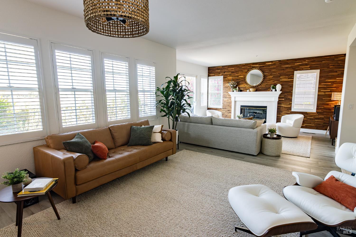 Detail Gallery Image 10 of 42 For 264 Waterside Cir, San Rafael,  CA 94903 - 4 Beds | 3/1 Baths