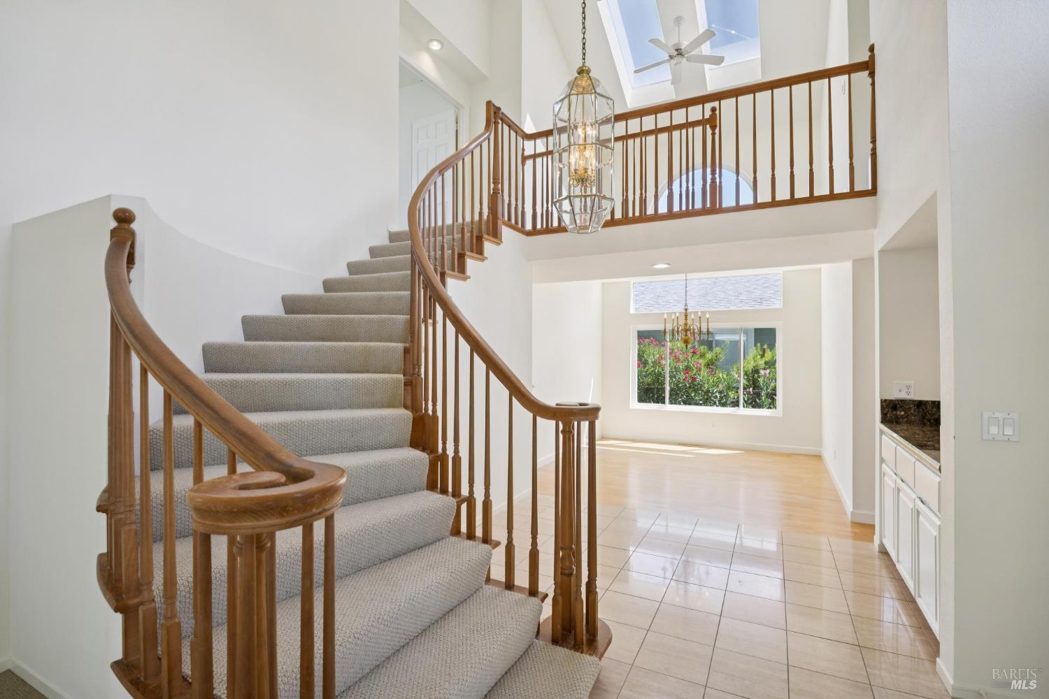 Detail Gallery Image 14 of 59 For 28 Caribe Isle, Novato,  CA 94949 - 4 Beds | 3 Baths