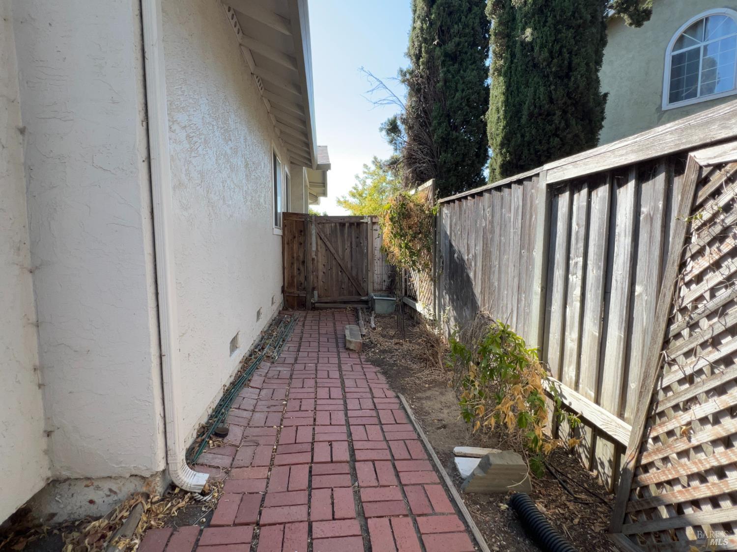 Detail Gallery Image 35 of 36 For 1185 Camellia Ln, Suisun City,  CA 94585 - 3 Beds | 2 Baths