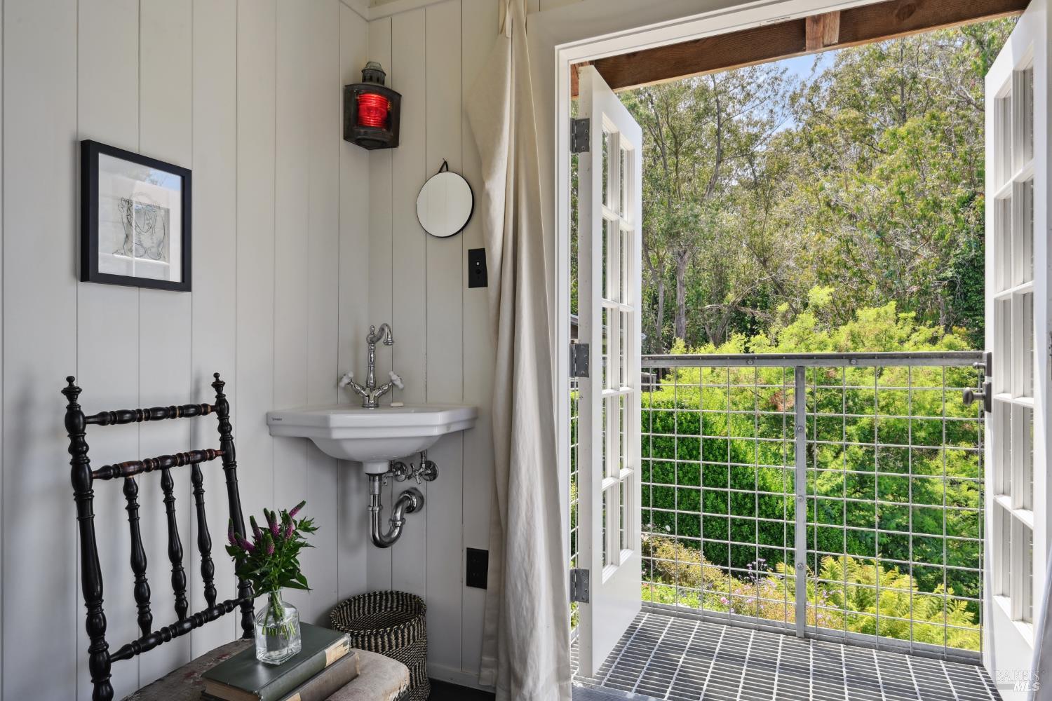 Detail Gallery Image 27 of 62 For 33 Ocean Ave, Bolinas,  CA 94924 - 3 Beds | 2/1 Baths