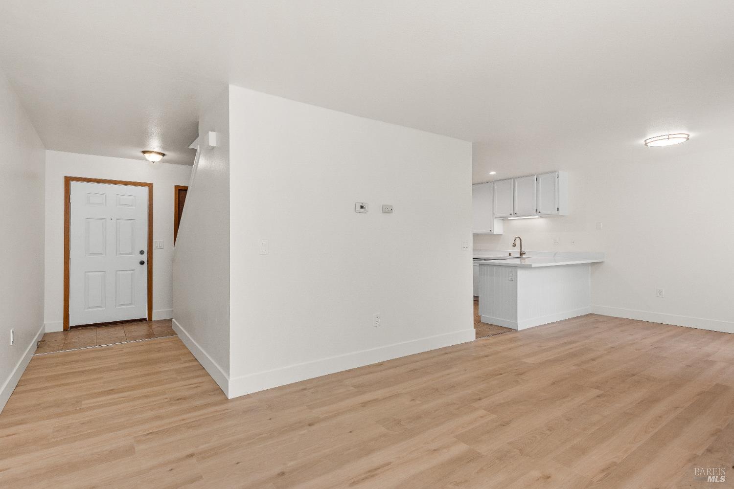 Detail Gallery Image 3 of 23 For 159 Francis Cir, Rohnert Park,  CA 94928 - 3 Beds | 2/1 Baths