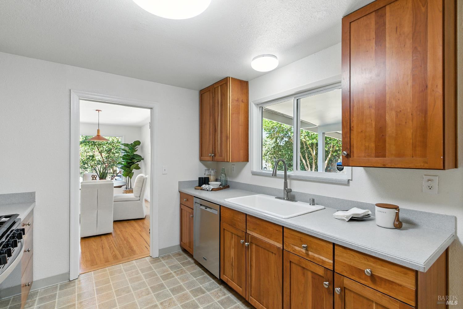 Detail Gallery Image 20 of 63 For 6750 Petaluma Hill Rd, Penngrove,  CA 94951 - 3 Beds | 2 Baths