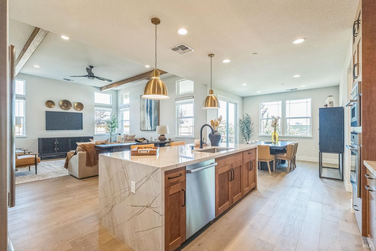 Detail Gallery Image 10 of 31 For 665 Grizzly St, Oakley,  CA 94561 - 5 Beds | 4/1 Baths
