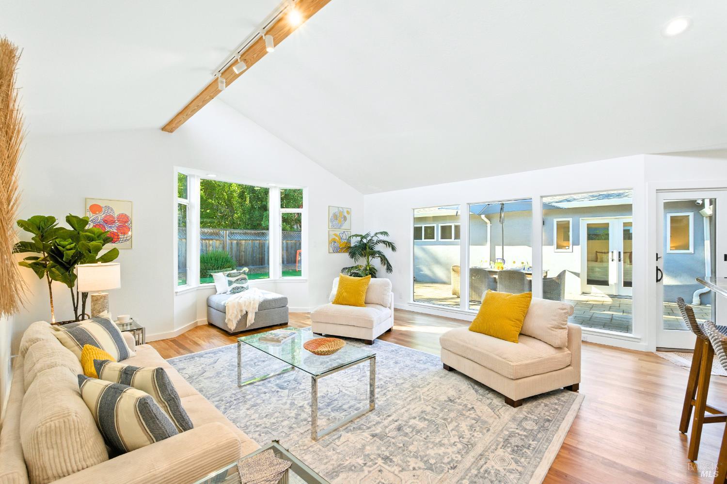 Detail Gallery Image 20 of 99 For 107 Blackfield Dr, Tiburon,  CA 94920 - 5 Beds | 3 Baths