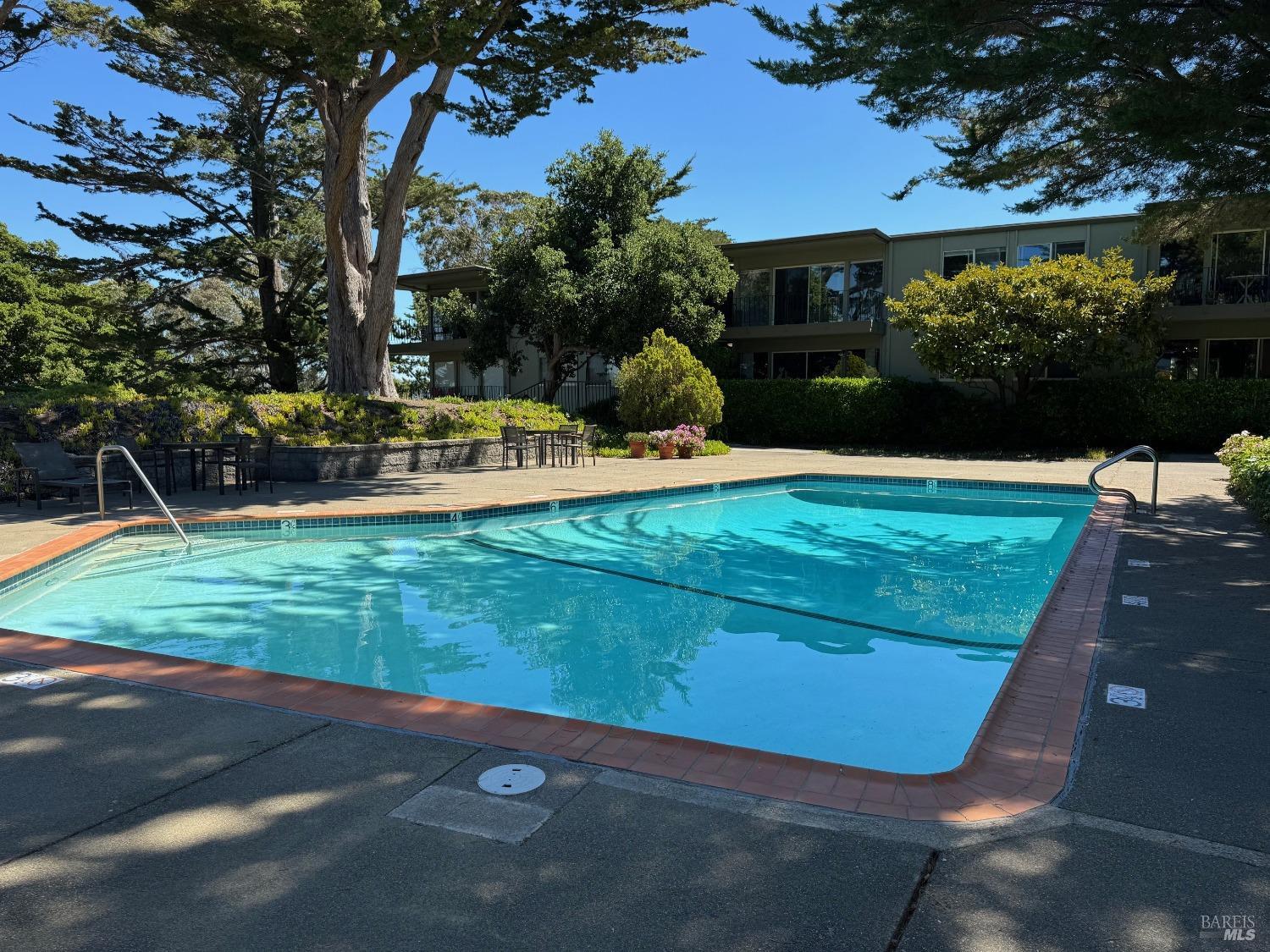 Detail Gallery Image 18 of 21 For 370 Eden Roc Dr, Sausalito,  CA 94965 - 1 Beds | 1 Baths