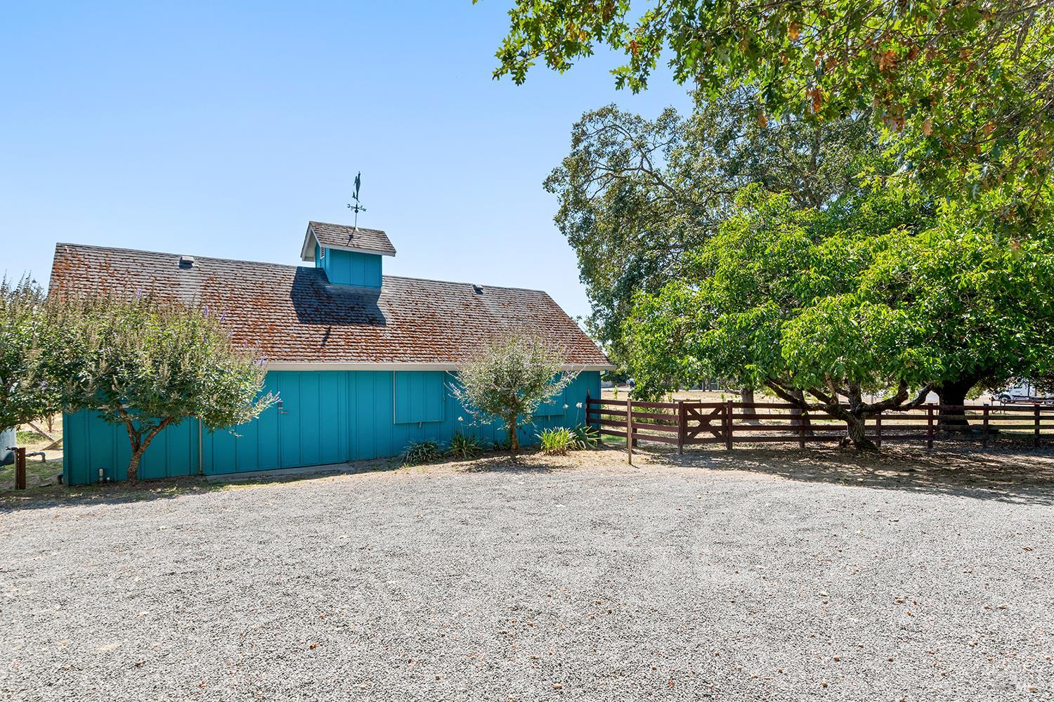 Detail Gallery Image 46 of 65 For 3949 Vine Hill Rd, Sebastopol,  CA 95472 - 5 Beds | 4 Baths