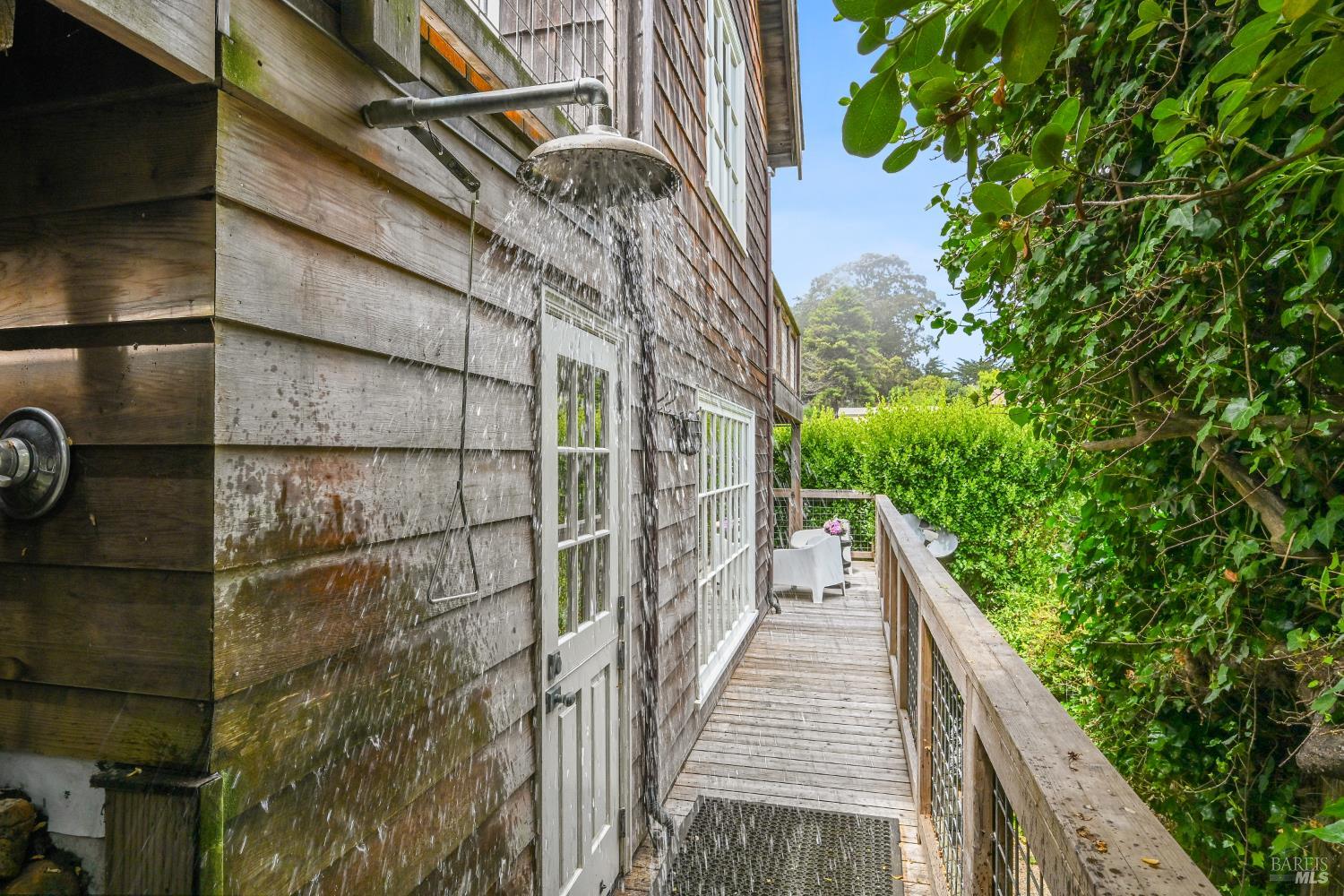 Detail Gallery Image 45 of 62 For 33 Ocean Ave, Bolinas,  CA 94924 - 3 Beds | 2/1 Baths