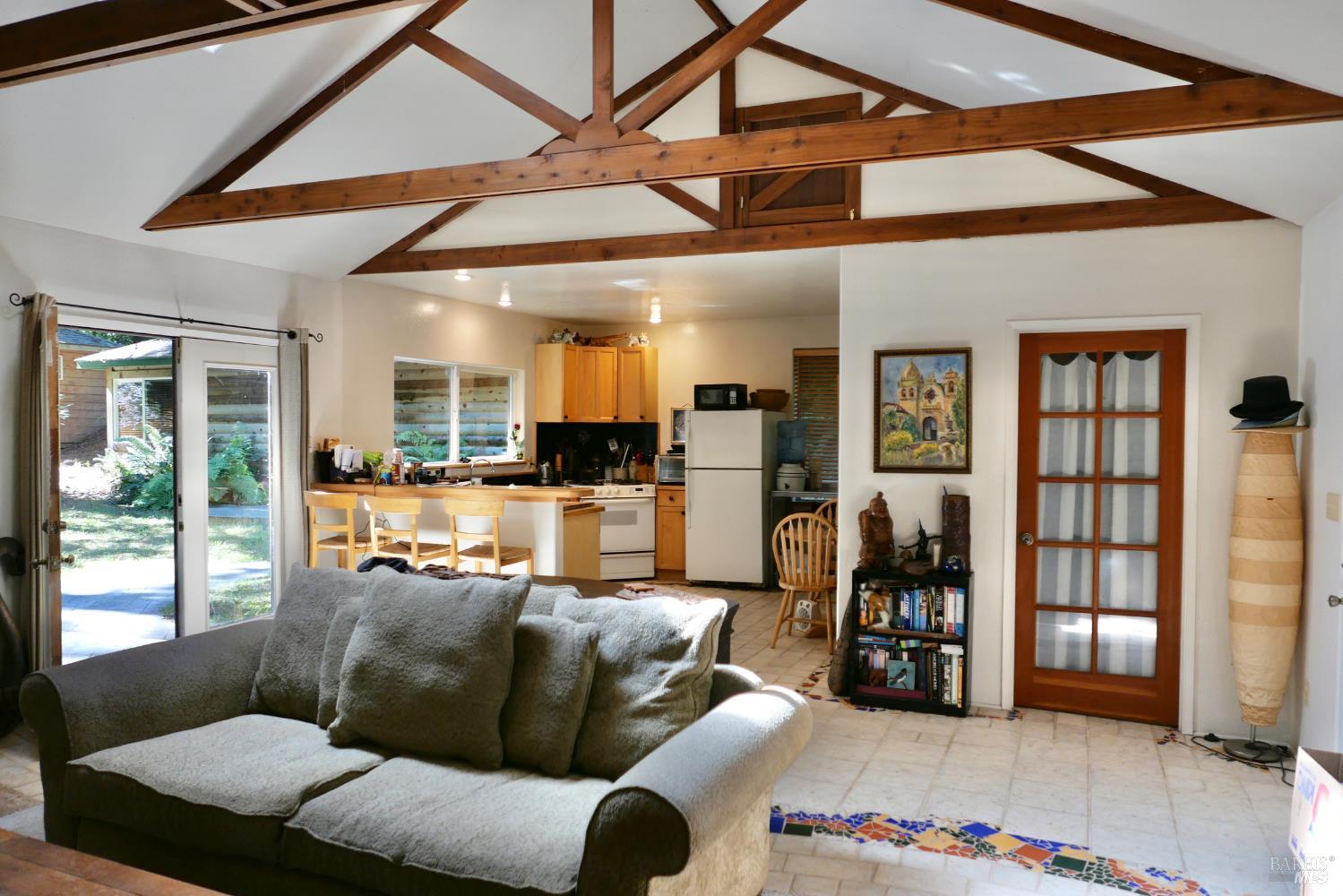Detail Gallery Image 6 of 39 For 32000 Airport Rd, Fort Bragg,  CA 95437 - 2 Beds | 3 Baths