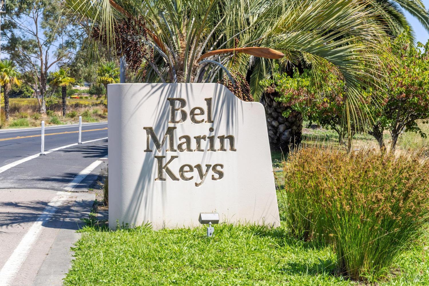Detail Gallery Image 9 of 59 For 28 Caribe Isle, Novato,  CA 94949 - 4 Beds | 3 Baths