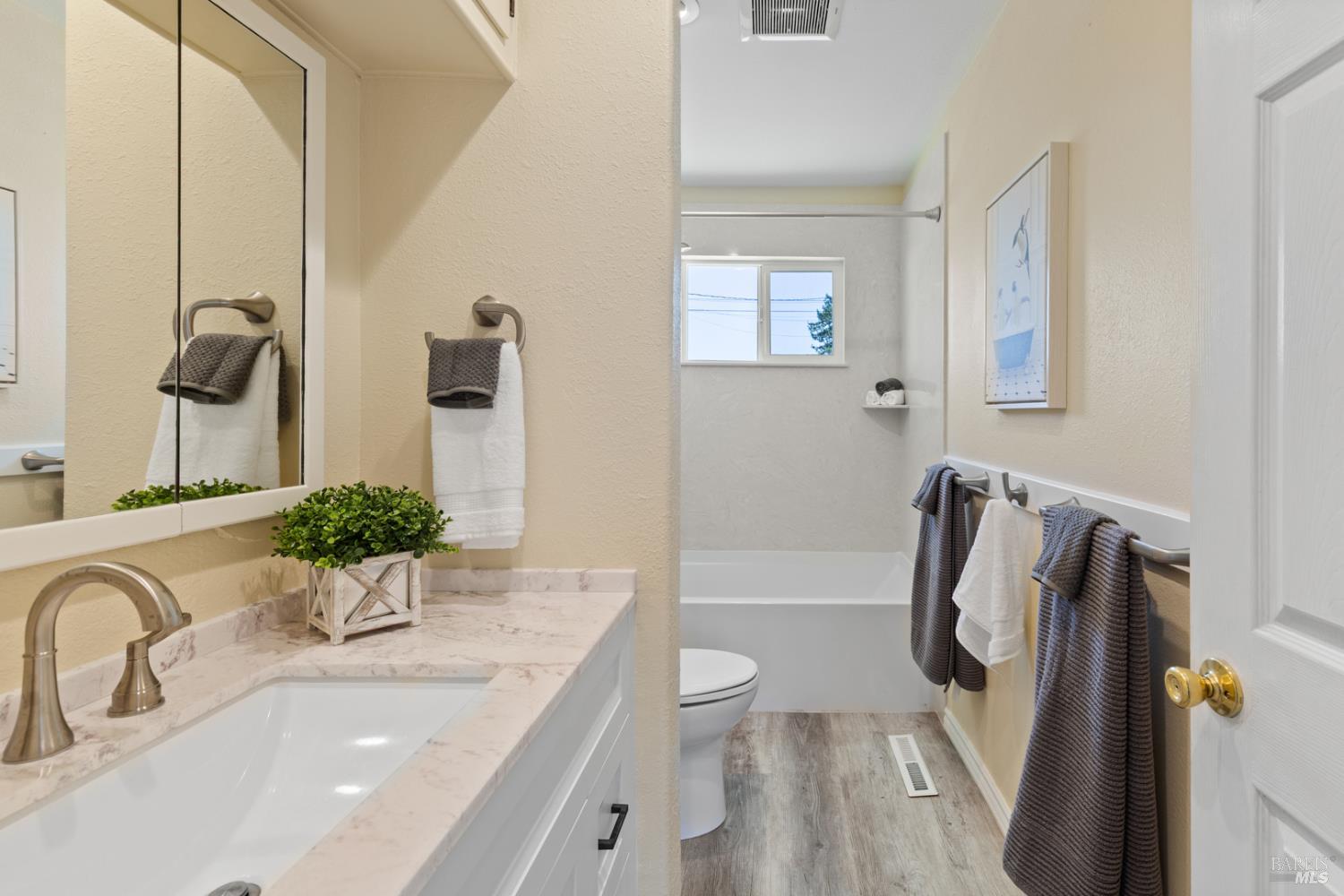Detail Gallery Image 27 of 71 For 530 Anson Ct, Rohnert Park,  CA 94928 - 3 Beds | 2 Baths