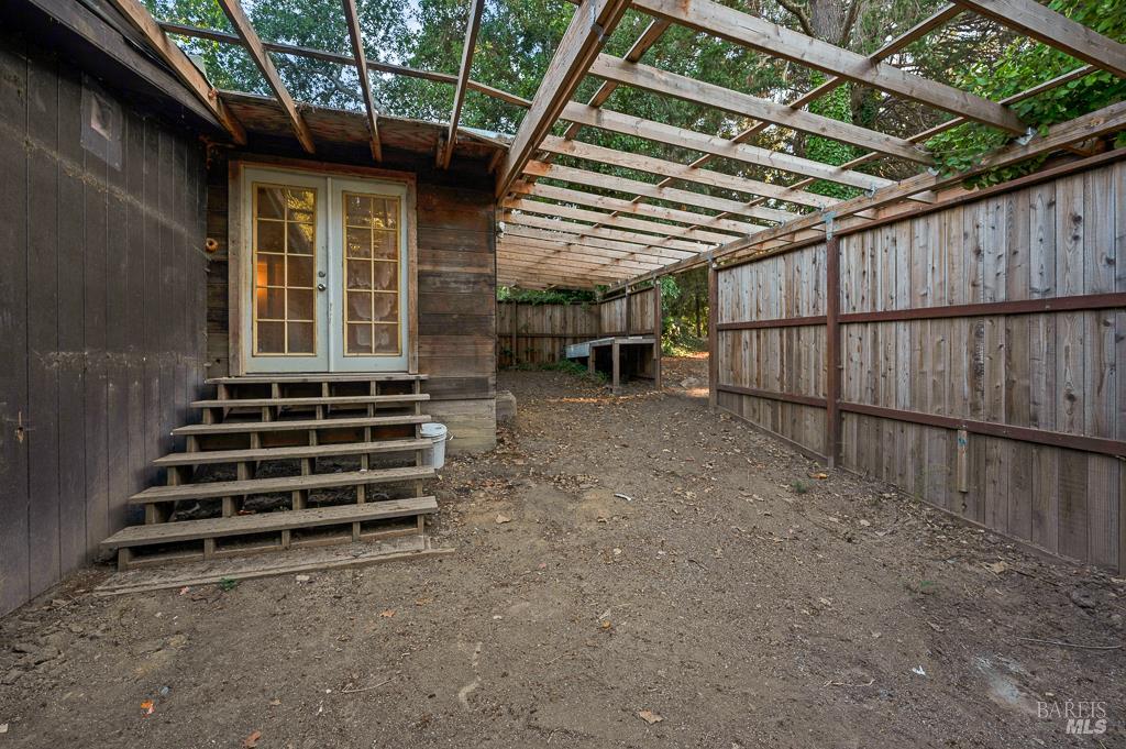 Detail Gallery Image 35 of 46 For 2801 Gravenstein Hwy, Sebastopol,  CA 95472 - 3 Beds | 3 Baths