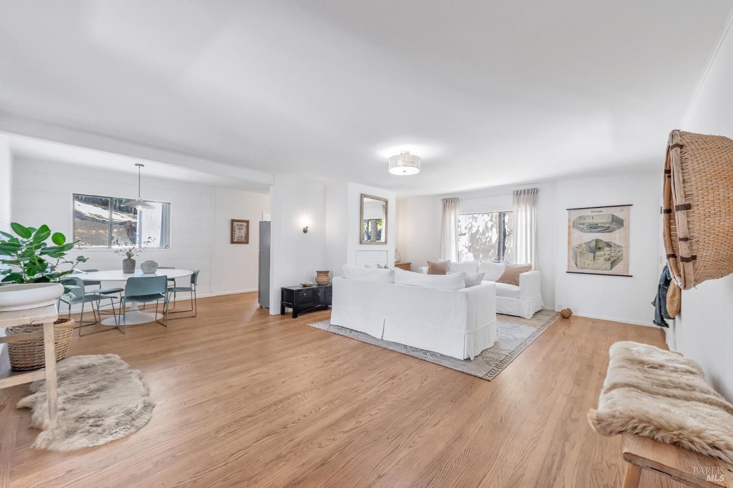 Detail Gallery Image 6 of 31 For 107 Butterfield Rd, San Anselmo,  CA 94960 - 3 Beds | 2 Baths