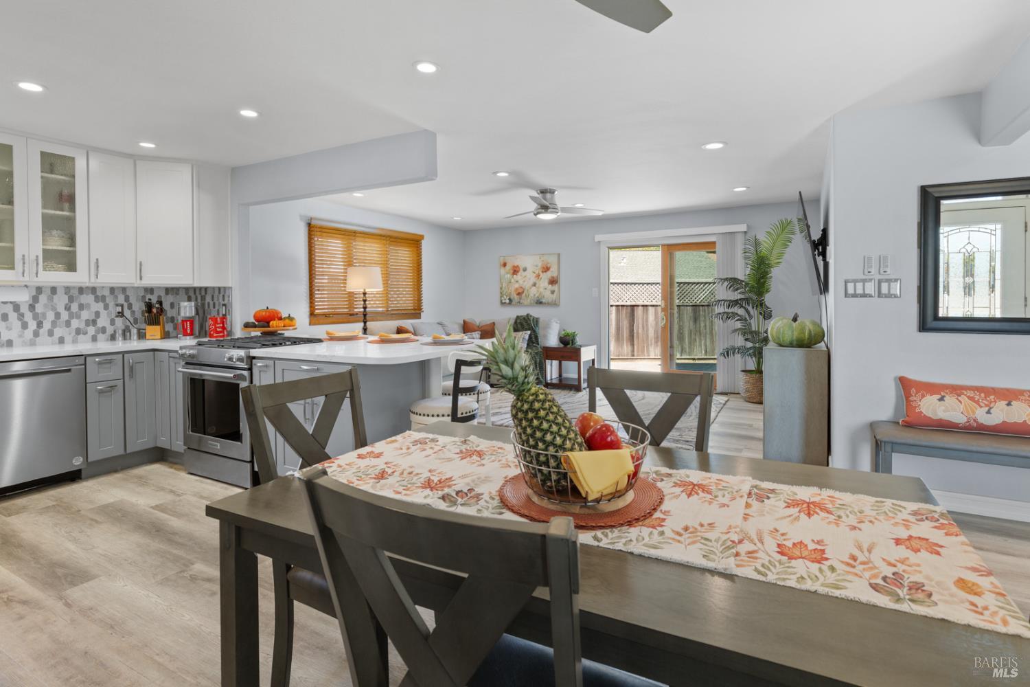 Detail Gallery Image 22 of 71 For 530 Anson Ct, Rohnert Park,  CA 94928 - 3 Beds | 2 Baths
