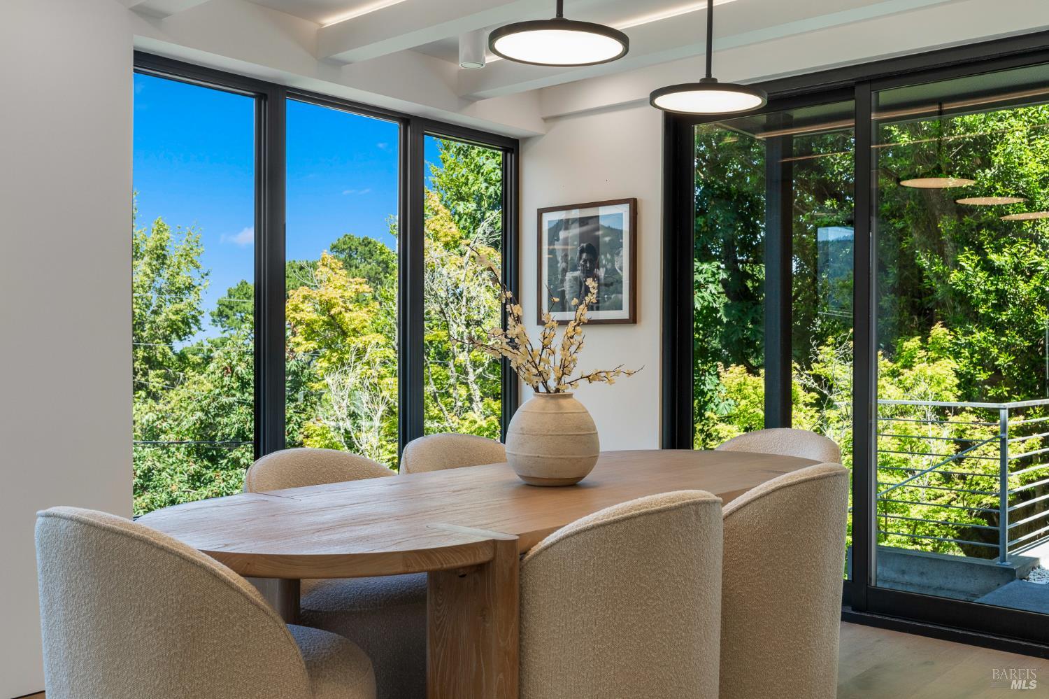 Detail Gallery Image 22 of 61 For 975 Greenhill Rd, Mill Valley,  CA 94941 - 4 Beds | 2/1 Baths