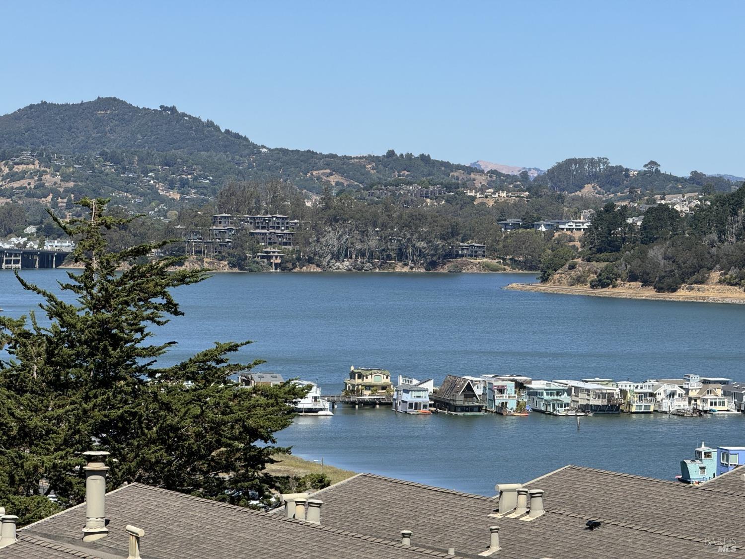 Detail Gallery Image 14 of 21 For 370 Eden Roc Dr, Sausalito,  CA 94965 - 1 Beds | 1 Baths