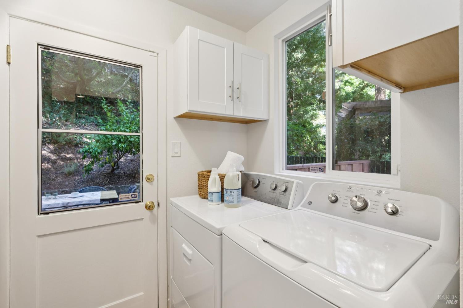 Detail Gallery Image 38 of 44 For 246 Madrone Ave, Larkspur,  CA 94939 - 4 Beds | 2 Baths