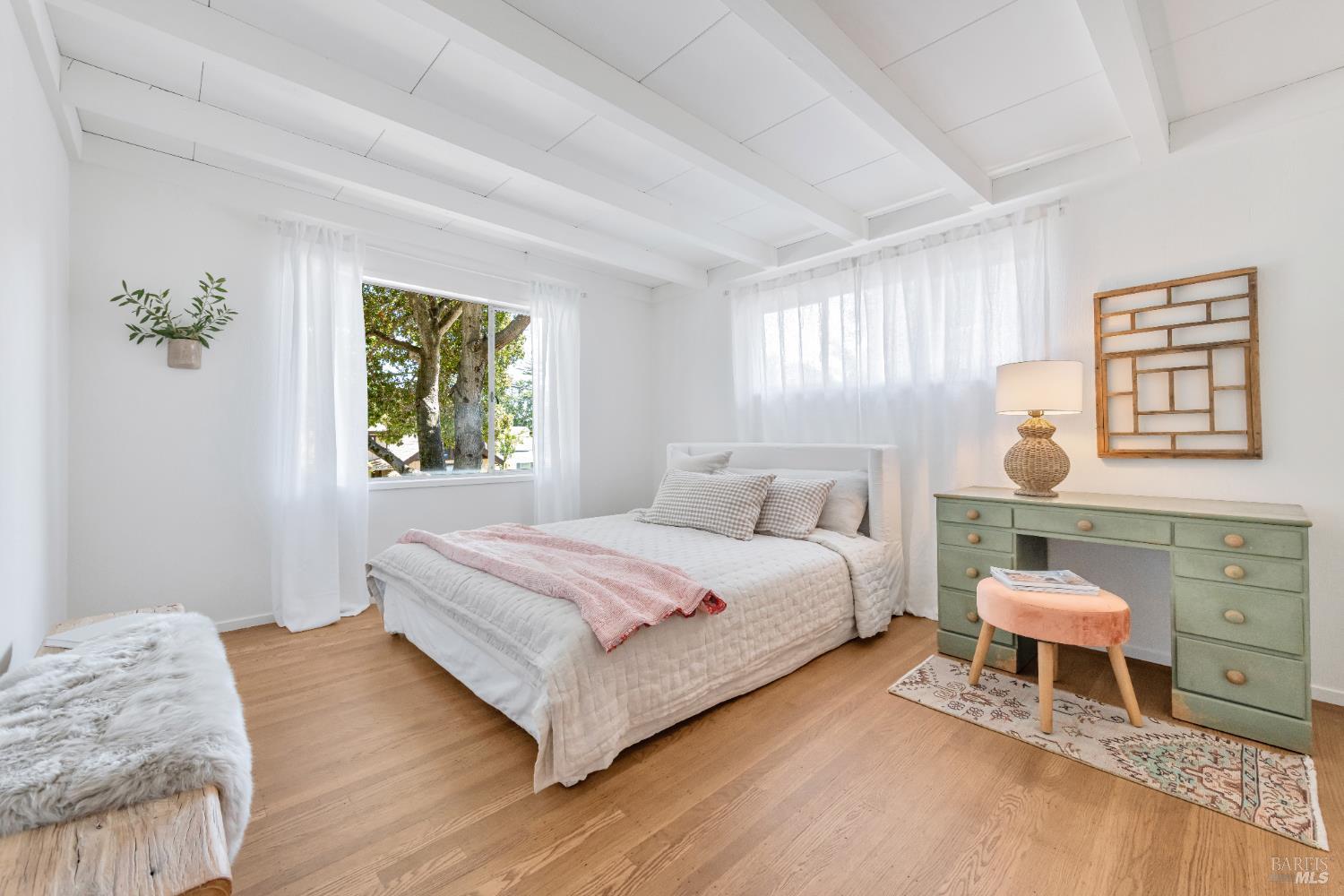 Detail Gallery Image 14 of 31 For 107 Butterfield Rd, San Anselmo,  CA 94960 - 3 Beds | 2 Baths