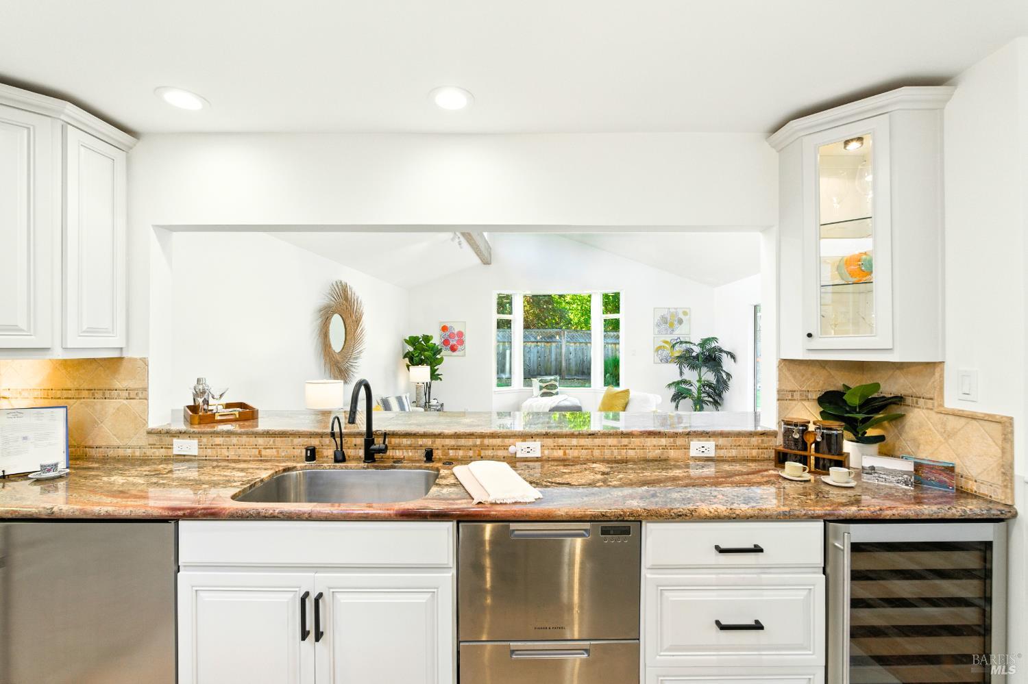 Detail Gallery Image 13 of 99 For 107 Blackfield Dr, Tiburon,  CA 94920 - 5 Beds | 3 Baths
